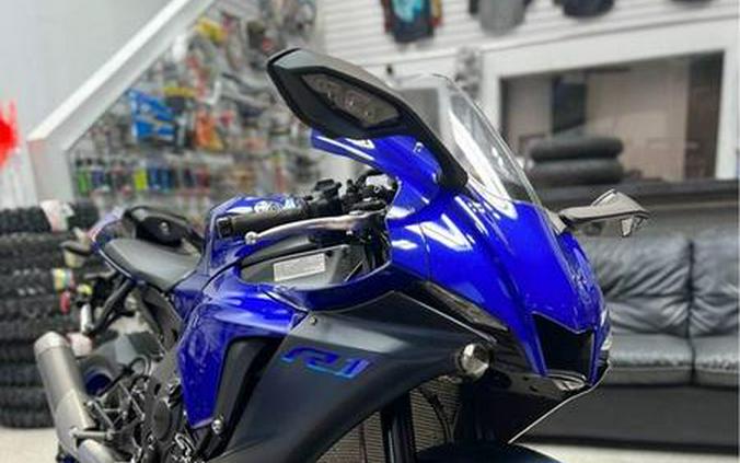 2023 Yamaha YZF-R1