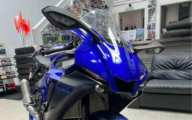 2023 Yamaha YZF-R1