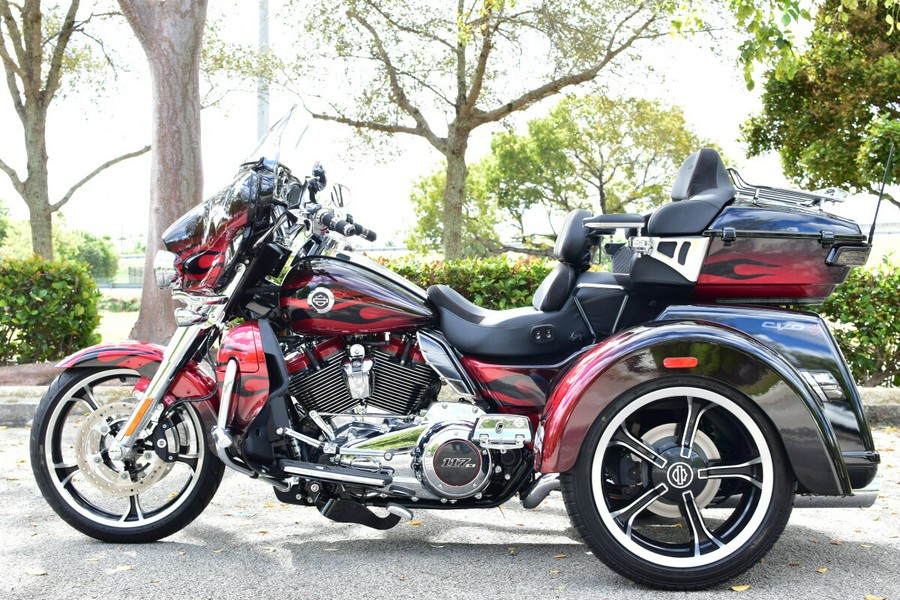 2022 Harley-Davidson CVO Tri Glide