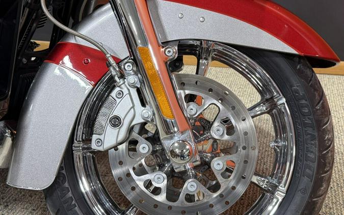 2016 Harley-Davidson® CVO™ Road Glide® Ultra Ruby Red/Palladium Silver