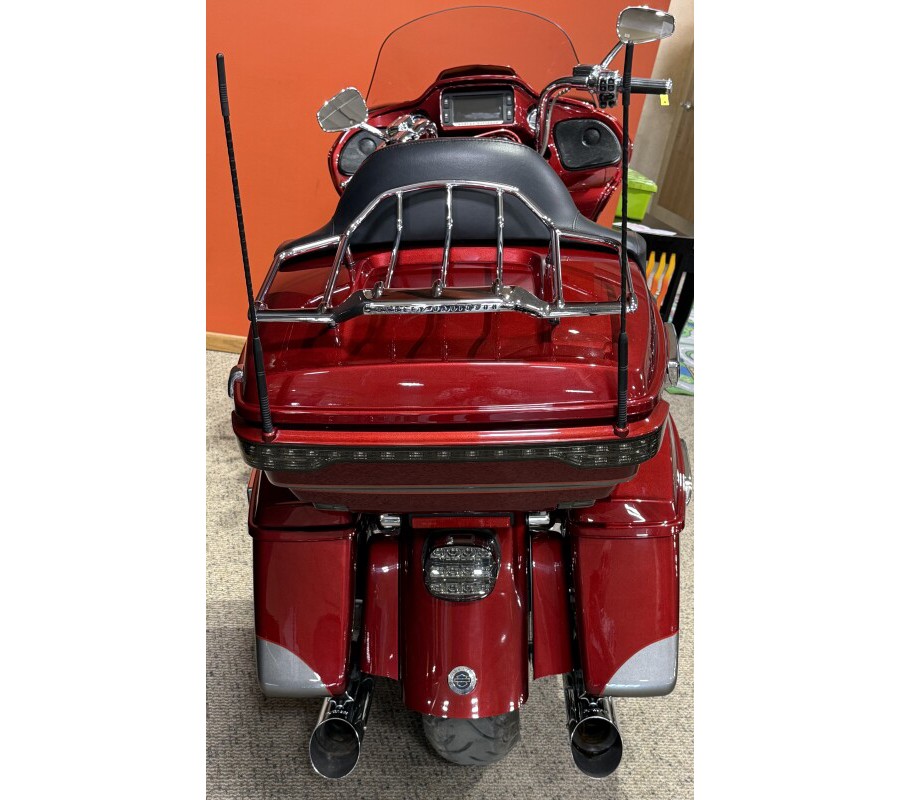 2016 Harley-Davidson® CVO™ Road Glide® Ultra Ruby Red/Palladium Silver