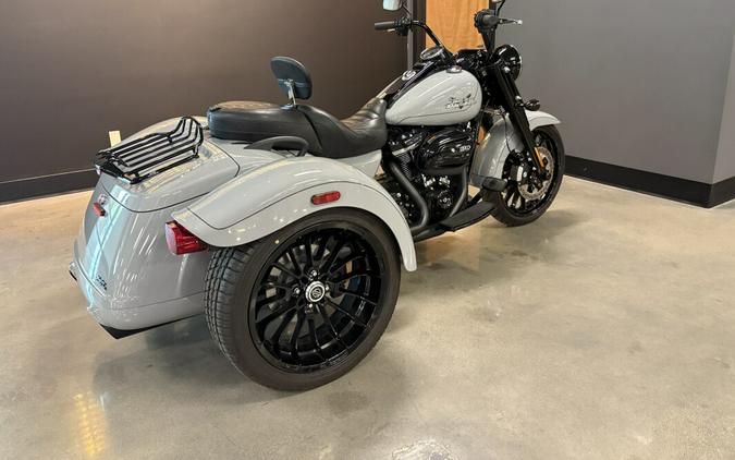 2024 Harley-Davidson® Freewheeler® Billiard Gray