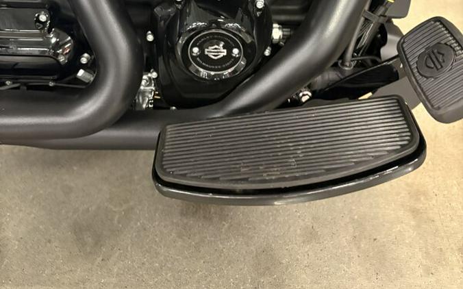 2024 Harley-Davidson® Freewheeler® Billiard Gray