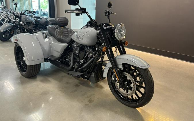 2024 Harley-Davidson® Freewheeler® Billiard Gray