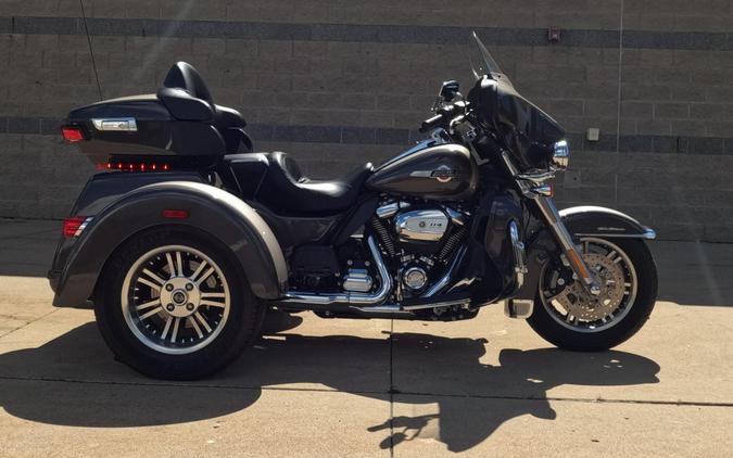 2023 Harley-Davidson Tri Glide Ultra CHARRED CRIMSON