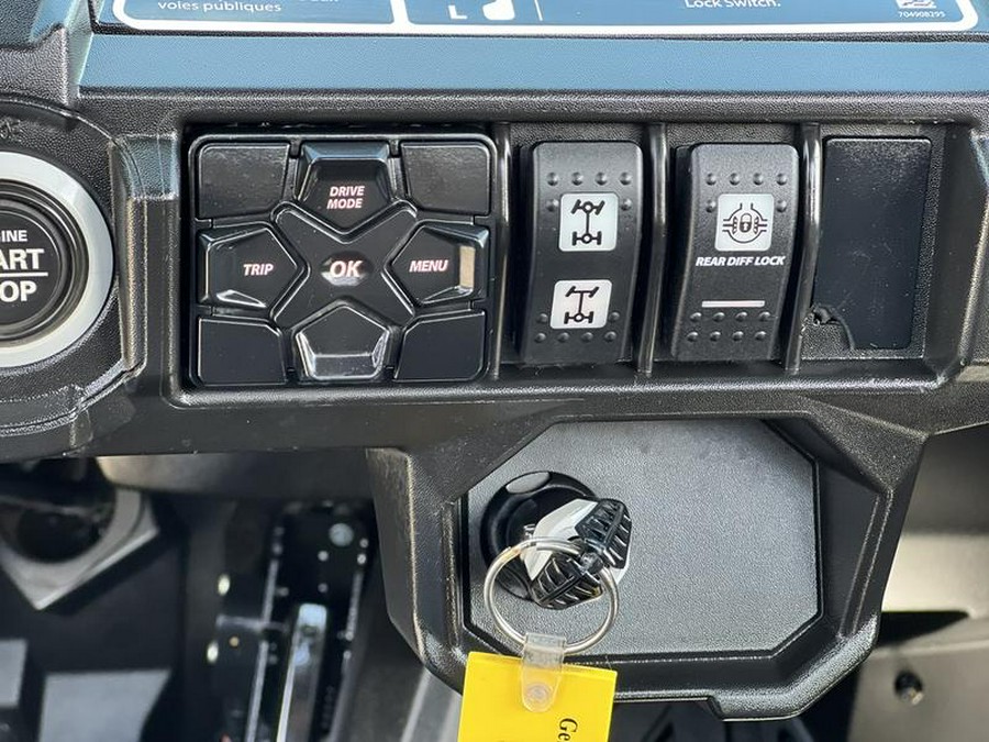 2023 Can-Am® Commander XT 700