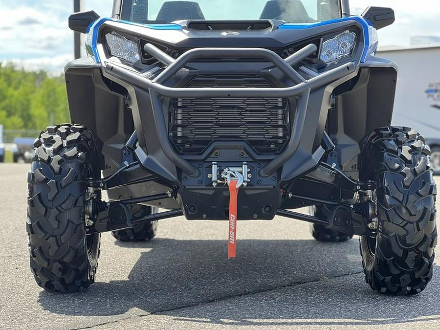 2023 Can-Am® Commander XT 700
