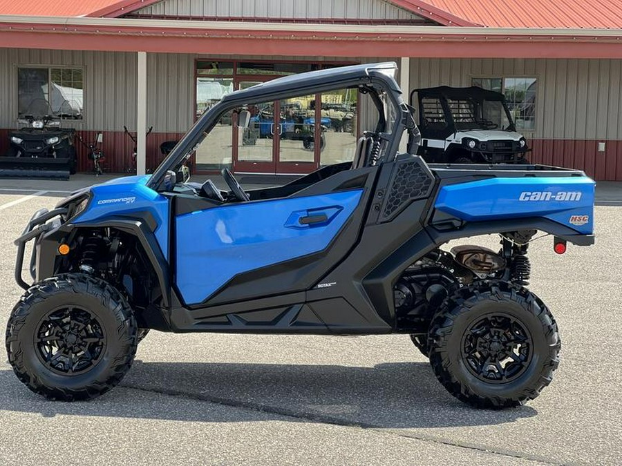 2023 Can-Am® Commander XT 700