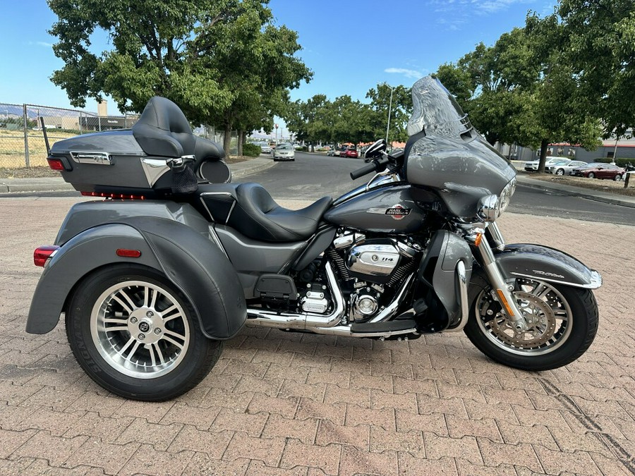 FLHTCUTG 2022 Tri Glide Ultra