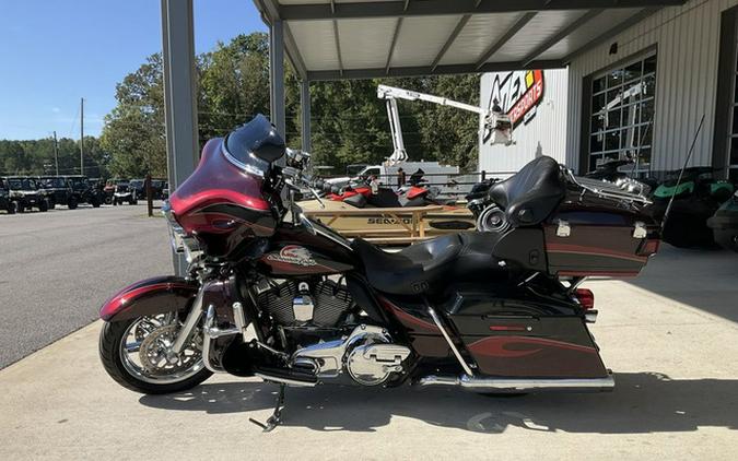2013 Harley-Davidson Touring FLHTCUSE8 - CVO Ultra Classic Electra Glide