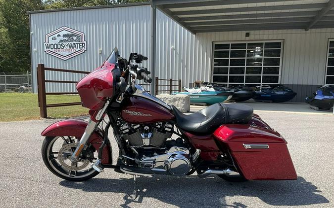 2017 Harley-Davidson Street Glide FLHXS - Special