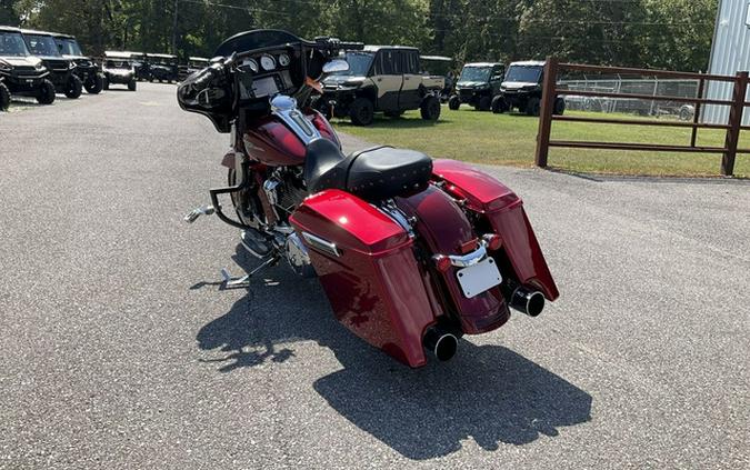 2017 Harley-Davidson Street Glide FLHXS - Special