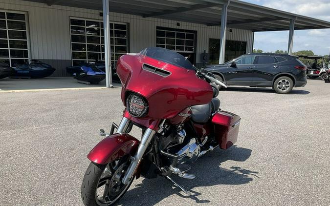 2017 Harley-Davidson Street Glide FLHXS - Special