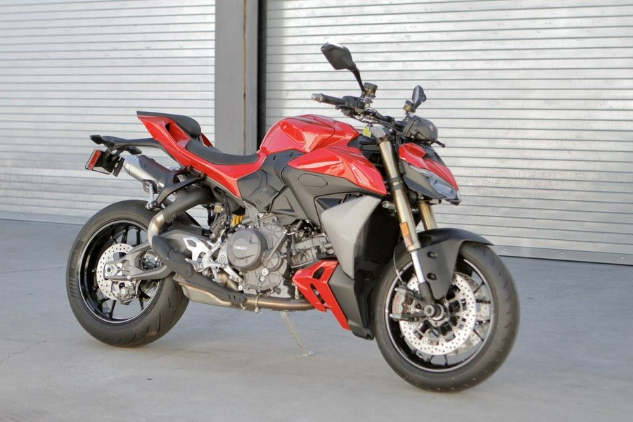 2026 Ducati Streetfighter V2