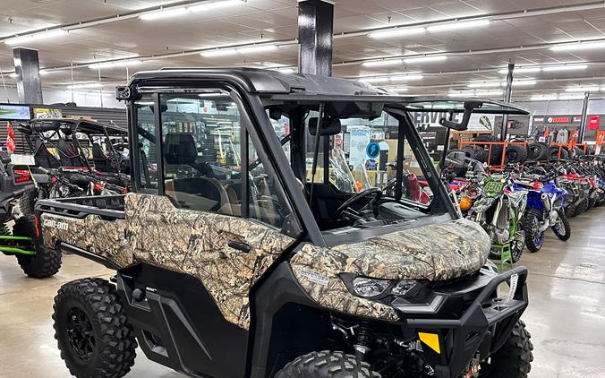 2023 Can-Am Defender Limited HD10