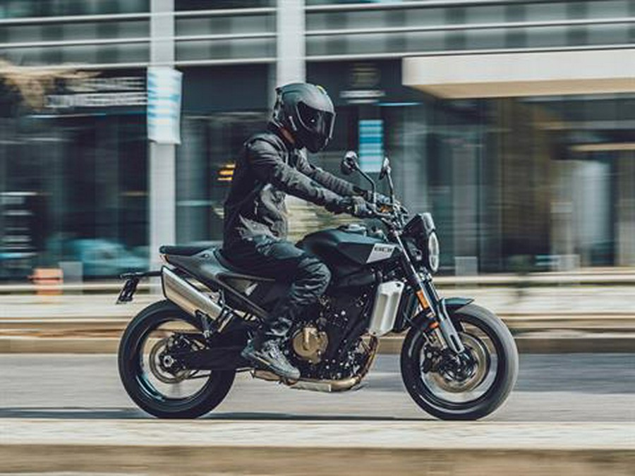 2025 Husqvarna Svartpilen 801