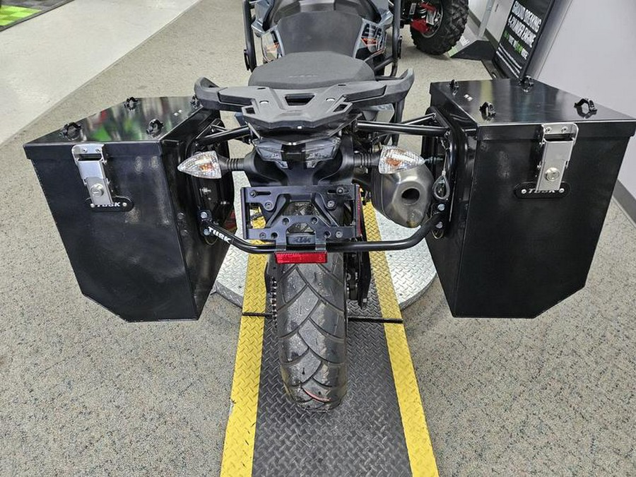 2022 KTM 890 Adventure