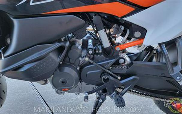 2024 KTM 890 SMT