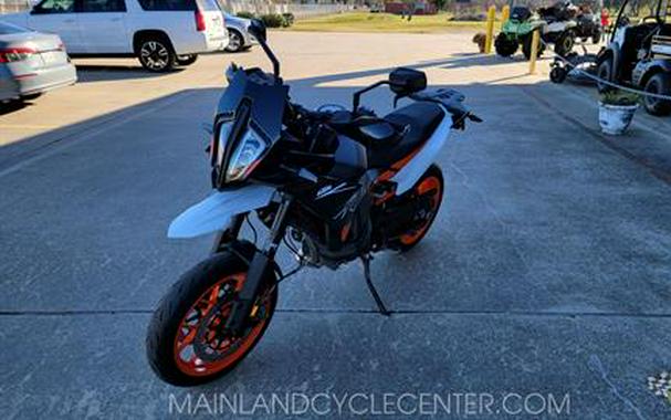 2024 KTM 890 SMT