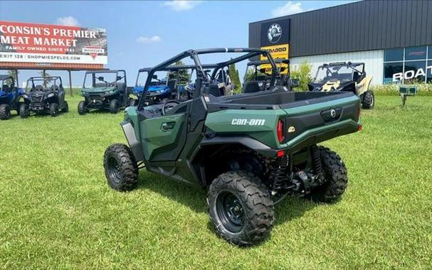 2023 Can-Am® Commander DPS 700