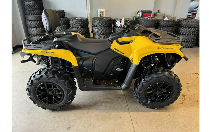 2024 Can-Am Outlander MAX XT 700