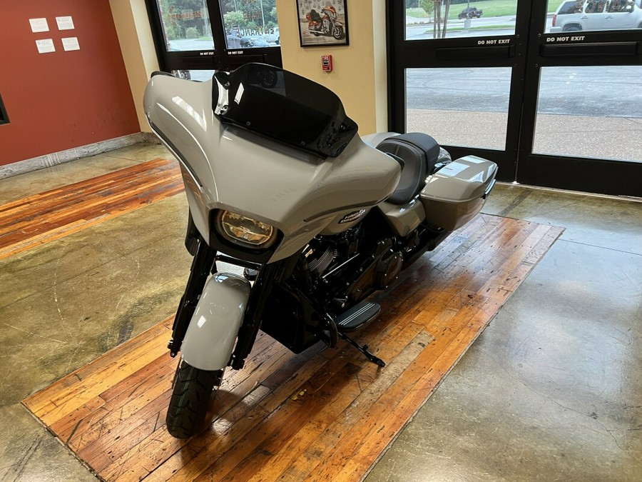 New 2024 Harley-Davidson Street Glide Grand American Touring Motorcycle For Sale Near Memphis, TN