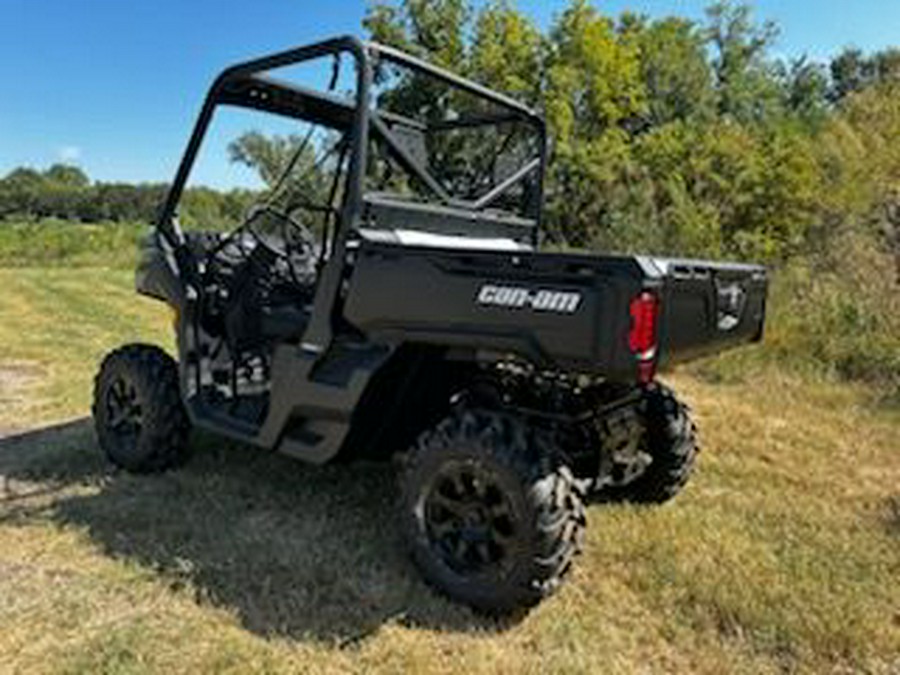 2024 Can-Am Defender DPS HD10