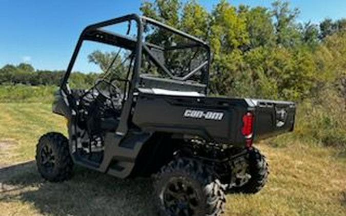 2024 Can-Am Defender DPS HD10