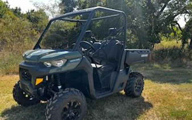 2024 Can-Am Defender DPS HD10