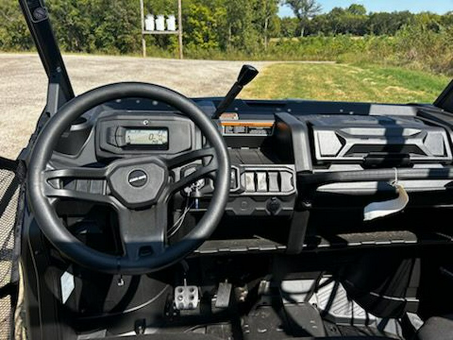 2024 Can-Am Defender DPS HD10