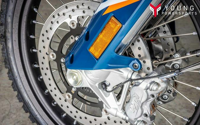 2025 KTM Adventure 890 R