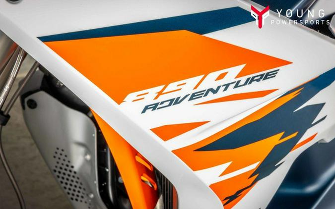 2025 KTM Adventure 890 R