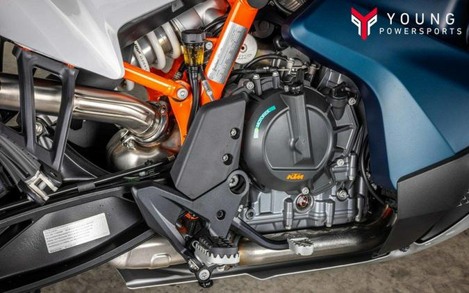 2025 KTM Adventure 890 R