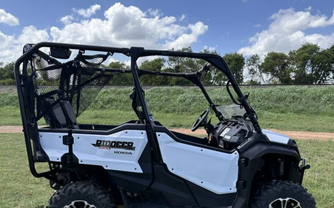 2016 Honda Pioneer 1000-5 Deluxe