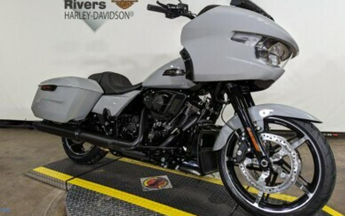 2024 Harley-Davidson Road Glide® Billiard Gray – Black Finish