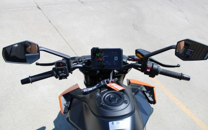 2024 KTM 990 Duke