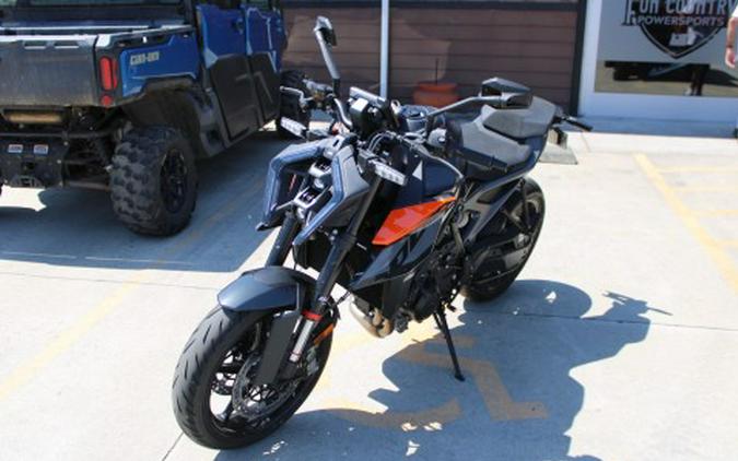 2024 KTM 990 Duke
