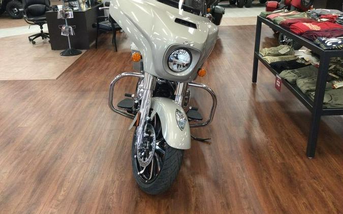 2023 Indian Motorcycle® Chieftain® Limited Silver Quartz Metallic