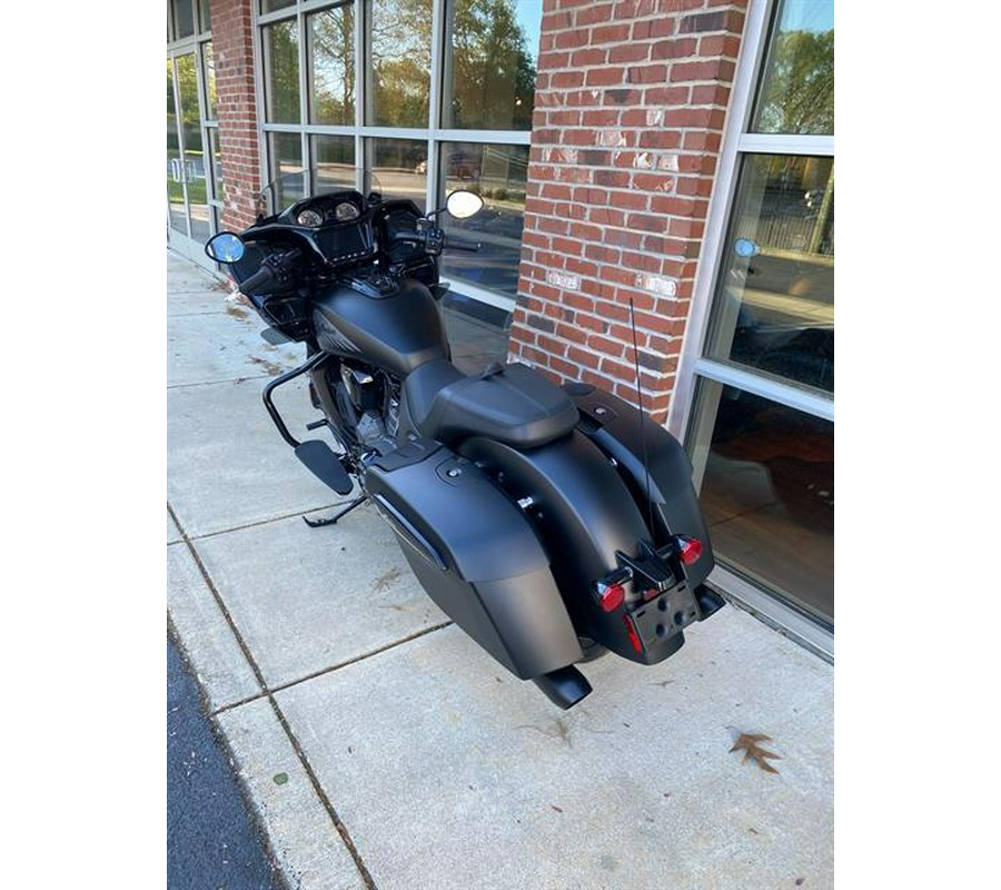 2024 Indian Motorcycle Challenger® Dark Horse® with PowerBand Audio Package