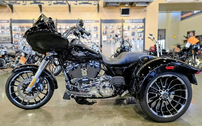 2023 Harley-Davidson® FLTRT - Road Glide® 3