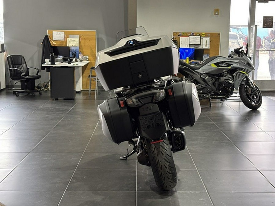 2026 BMW R 1300 RT Alpine White 3