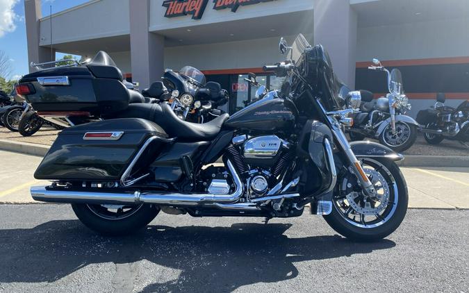 2019 HARLEY-DAVIDSON® FLHTKL ULTRA LIMITED LOW