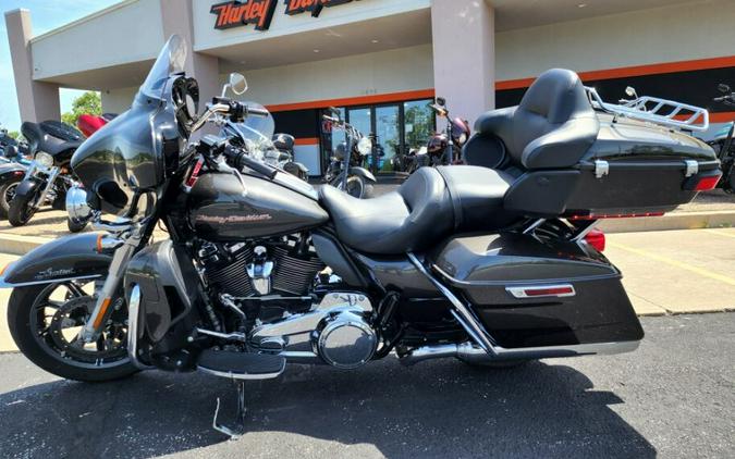 2019 HARLEY-DAVIDSON® FLHTKL ULTRA LIMITED LOW