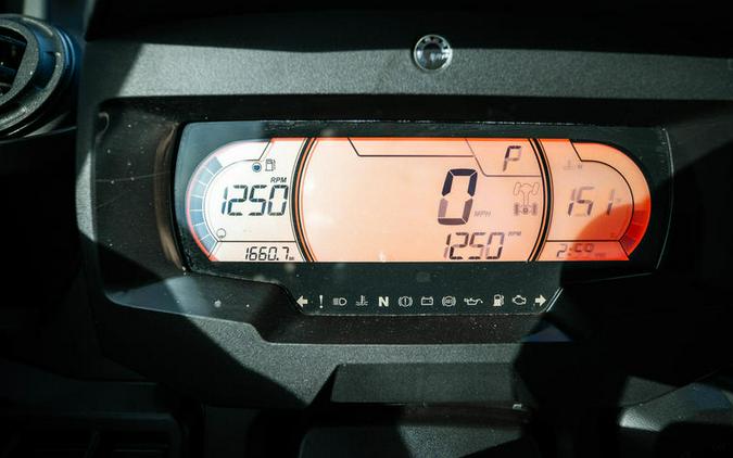 2024 Can-Am® Defender Limited HD10