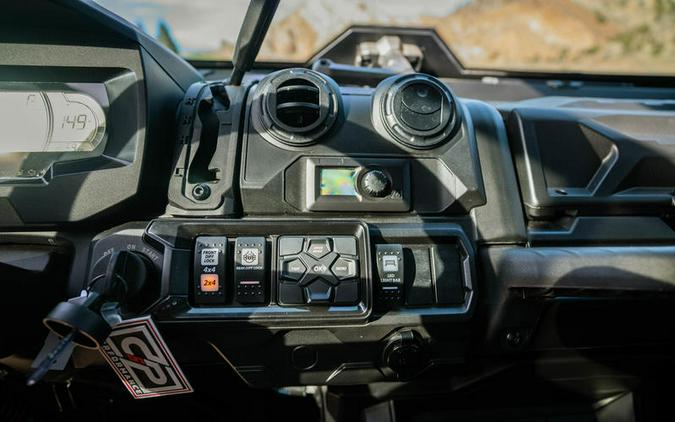 2024 Can-Am® Defender Limited HD10