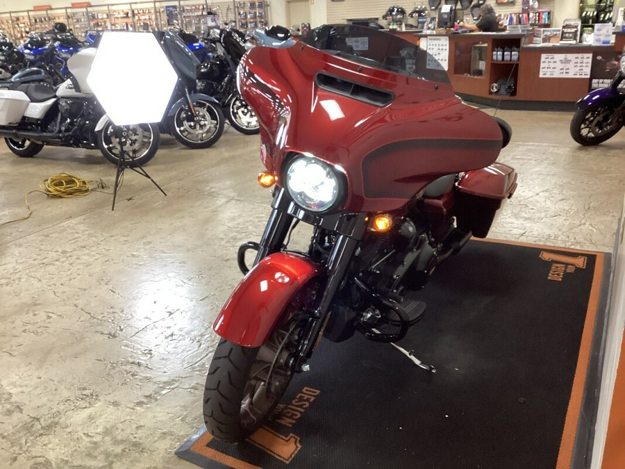 2023 Harley-Davidson Street Glide Heirloom Red Fade FLHXSANV