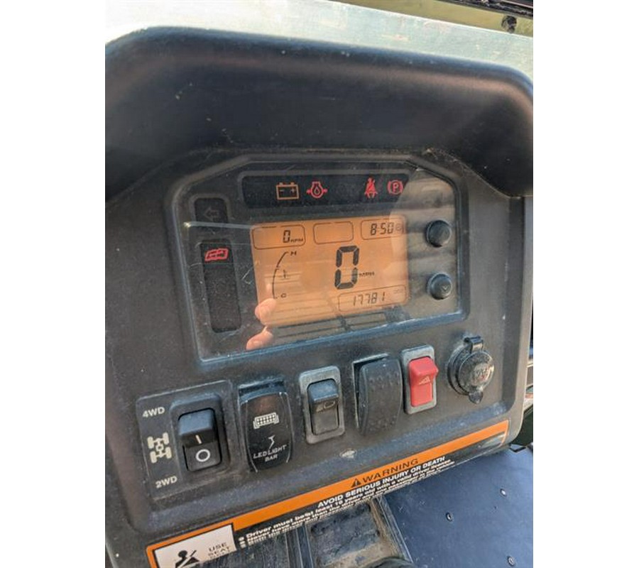 2011 John Deere Gator™ XUV 825i