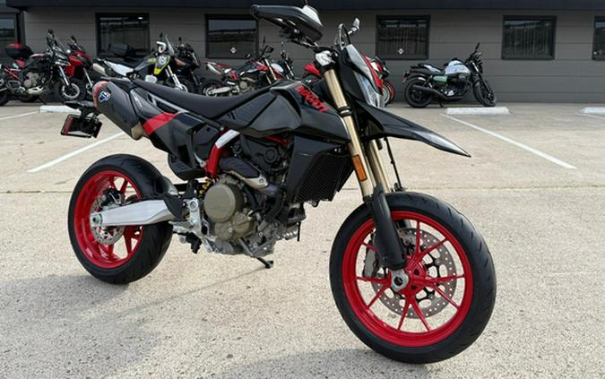 2027 Ducati Hypermotard 698 Nera