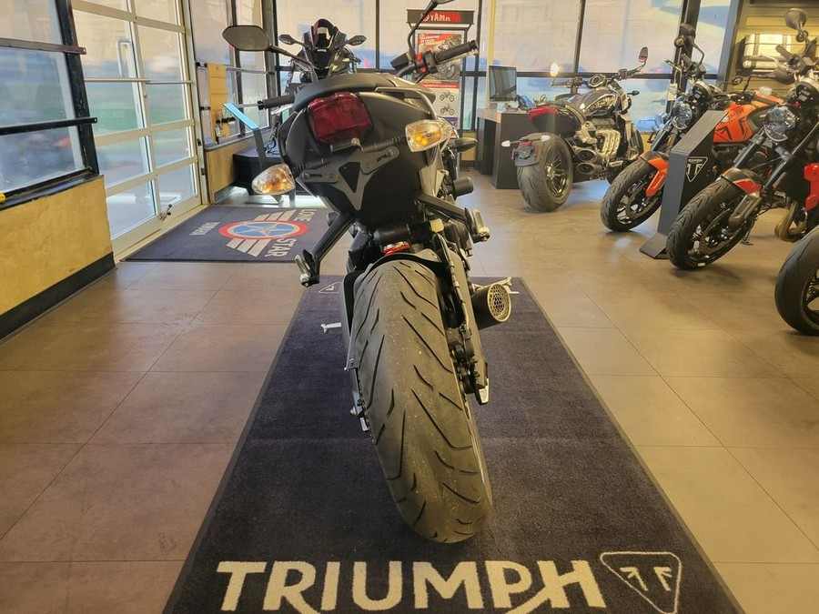 2024 Triumph Street Triple 765 R Silver Ice