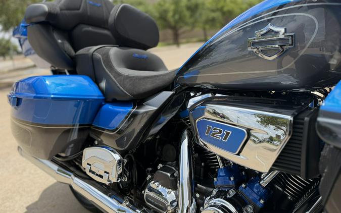 2026 Harley-Davidson® CVO Street Glide Limited Electric Coast CVO Two-Tone